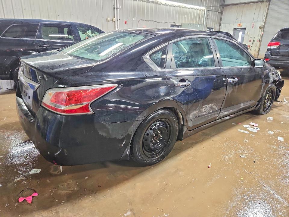 Photo 3 from auction – 2015 NISSAN ALTIMA with VIN 1N4AL3AP1FN917667