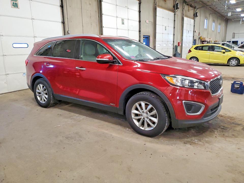 Photo 4 from auction – 2017 KIA SORENTO LX with VIN 5XYPGDA36HG289322