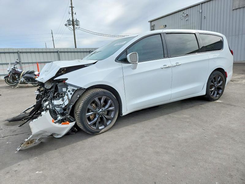 CHRYSLER PACIFICA T 2019 with VIN 2C4RC1FG4KR721486 - Photo from auction