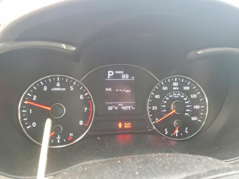 Photo 9 from auction – 2018 KIA FORTE LX with VIN 3KPFK4A78JE259612