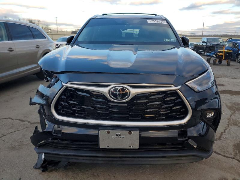 Photo 5 from auction – 2022 TOYOTA HIGHLANDER with VIN 5TDGZRBH3NS561132