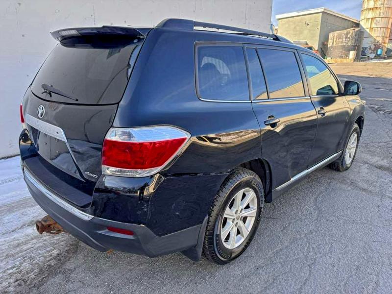 Photo 4 from auction – 2012 TOYOTA HIGHLANDER with VIN 5TDBK3EH2CS135825