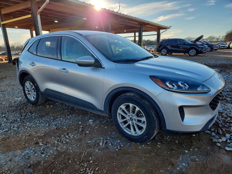 Photo 4 from auction – 2020 FORD ESCAPE with VIN 1FMCU0G65LUA92436