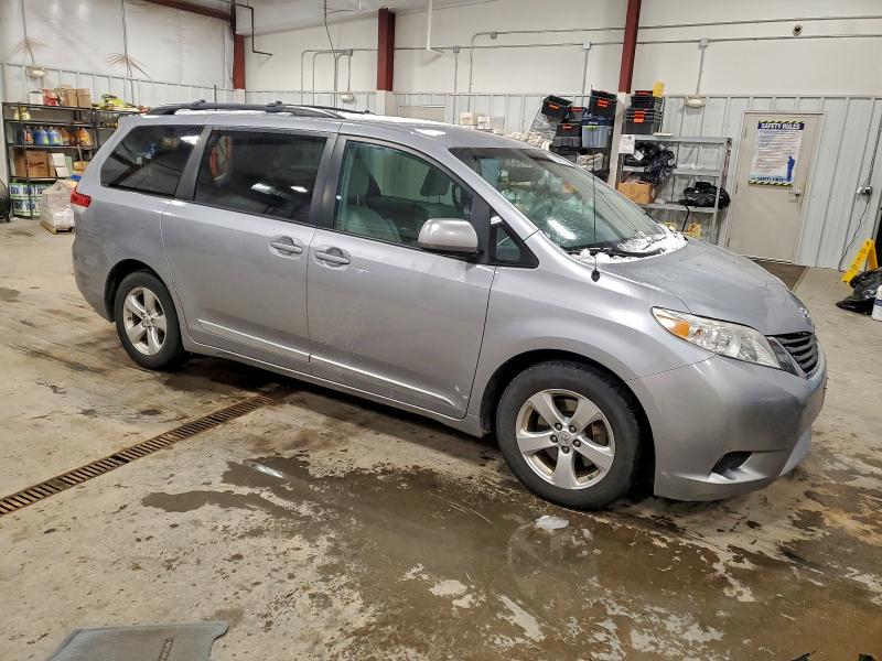 Photo 4 from auction – 2013 TOYOTA SIENNA LE with VIN 5TDKK3DC6DS393837