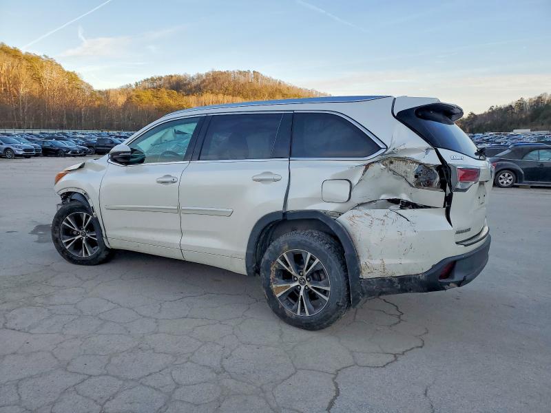 Photo 2 from auction – 2016 TOYOTA HIGHLANDER with VIN 5TDJKRFH7GS312579
