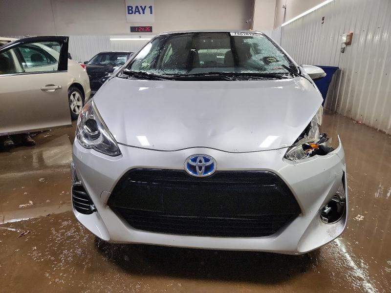 Photo 5 from auction – 2016 TOYOTA PRIUS C with VIN JTDKDTB31G1118312