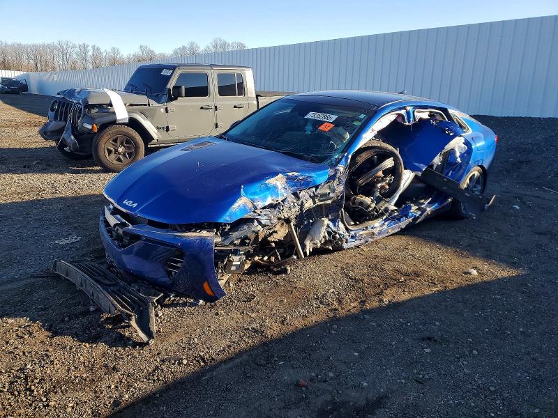 KIA K5 EX 2022 with VIN 5XXG34J26NG140802 - Photo from auction