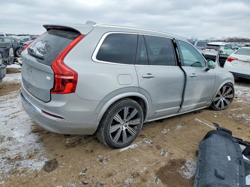 Photo 3 from auction – 2023 VOLVO XC90 PLUS with VIN YV4H600N6P1951284