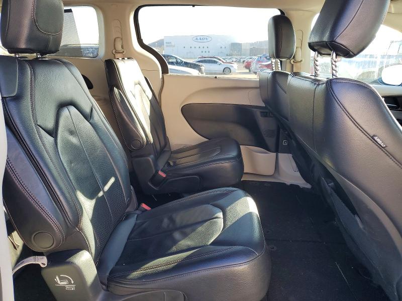 Photo 11 from auction – 2018 CHRYSLER PACIFICA with VIN 2C4RC1BGXJR217836
