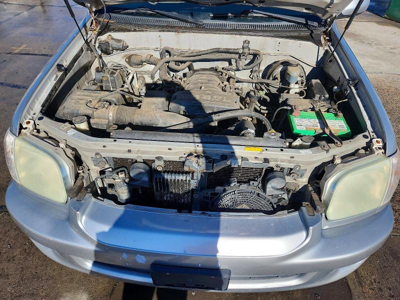Photo 12 from auction – 2005 TOYOTA SEQUOIA with VIN 5TDZT34A65S242850