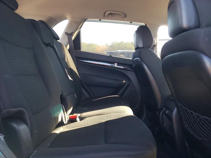 Photo 11 from auction – 2015 KIA SORENTO LX with VIN 5XYKTCA62FG566264