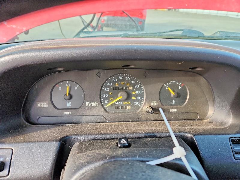 Photo 9 from auction – 1994 FORD ESCORT LX with VIN 1FARP11J0RW112751