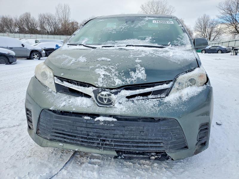 Photo 5 from auction – 2018 TOYOTA SIENNA with VIN 5TDKZ3DC9JS923788