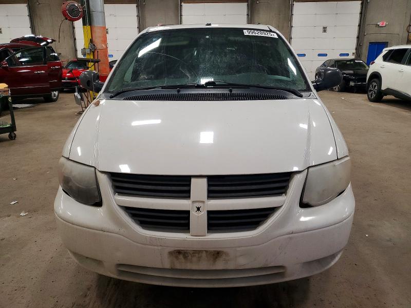 Photo 5 from auction – 2006 CHRYSLER TOWN & COU with VIN 1A4GP44R16B753120