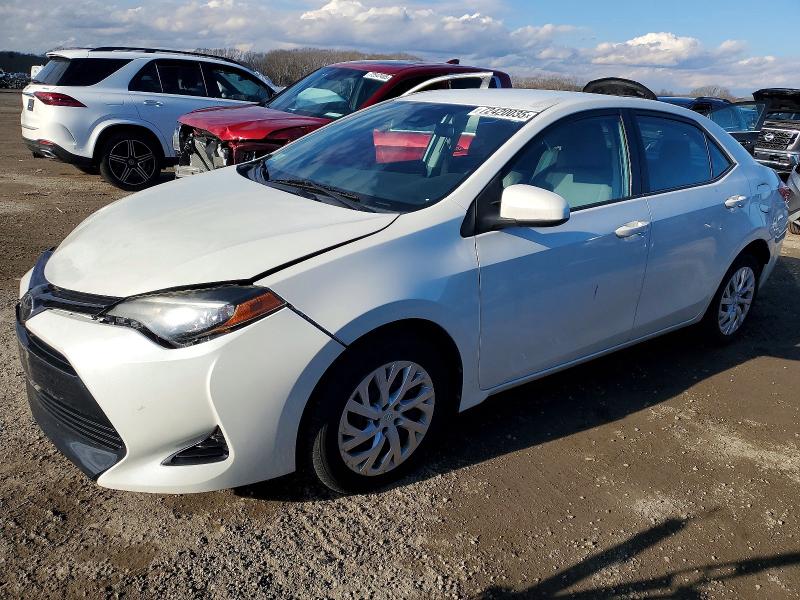 TOYOTA COROLLA L 2018 with VIN 5YFBURHE0JP746019 - Photo from auction