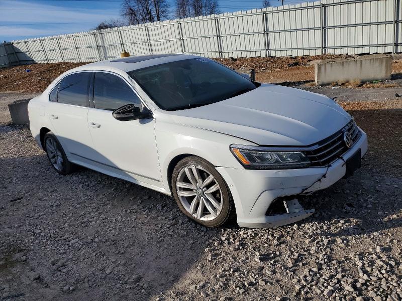 Photo 4 from auction – 2017 VOLKSWAGEN PASSAT with VIN 1VWCT7A36HC076478