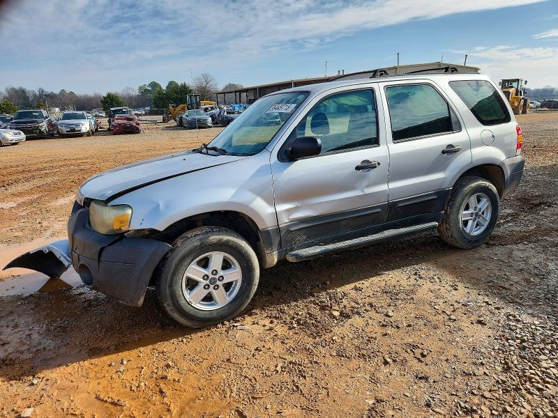 FORD ESCAPE XLS 2005 with VIN 1FMCU02Z55KA21835 - Photo from auction
