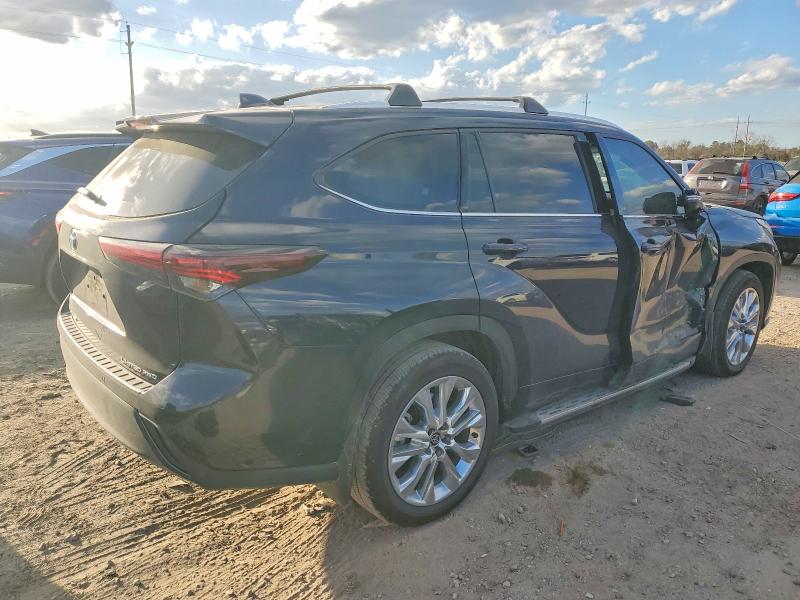 Photo 3 from auction – 2025 TOYOTA HIGHLANDER with VIN 5TDKDRBH7SS588628