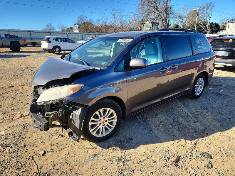 TOYOTA SIENNA XLE 2011 with VIN 5TDYK3DC2BS096989 - Photo from auction