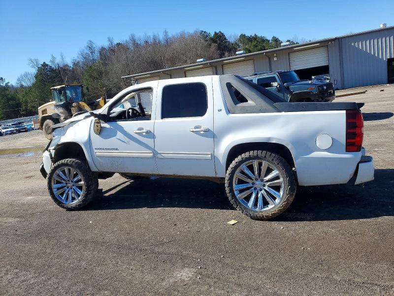 Photo 2 from auction – 2010 CHEVROLET AVALANCHE with VIN 3GNVKFE08AG271355
