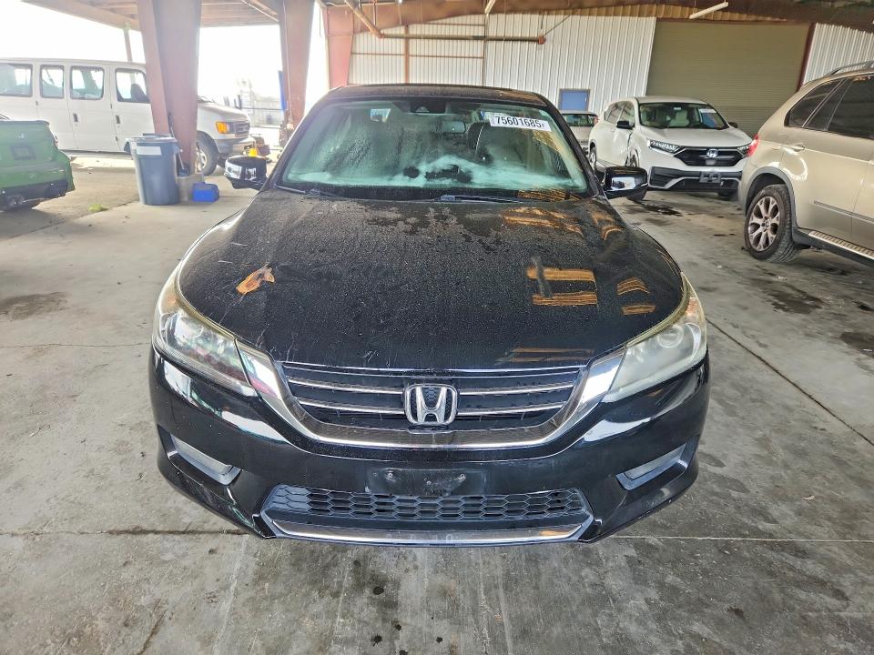 Photo 5 from auction – 2015 HONDA ACCORD with VIN 1HGCR2F83FA077218