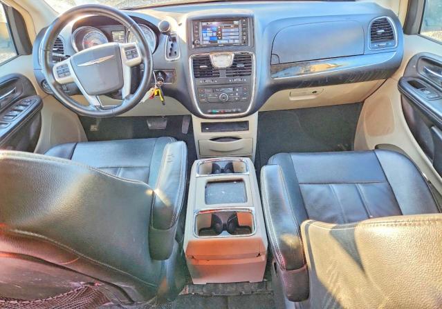 Photo 8 from auction – 2015 CHRYSLER TOWN & COU with VIN 2C4RC1BG9FR600951