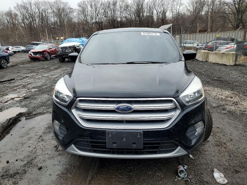 Photo 5 from auction – 2017 FORD ESCAPE SE with VIN 1FMCU0GD2HUE12043