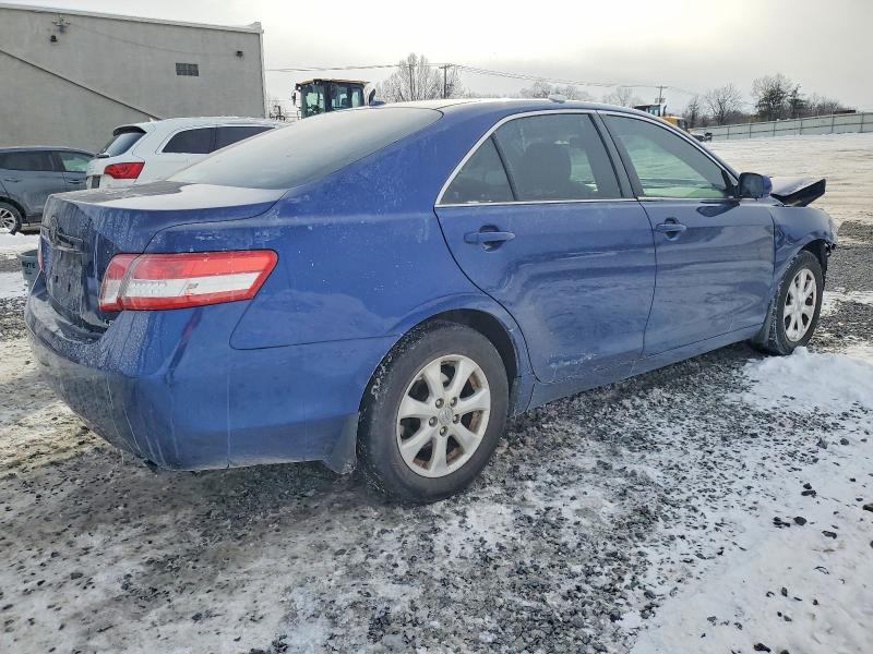 Zdjęcie 3 z aukcji – 2011 TOYOTA CAMRY z VIN 4T1BF3EK9BU632053