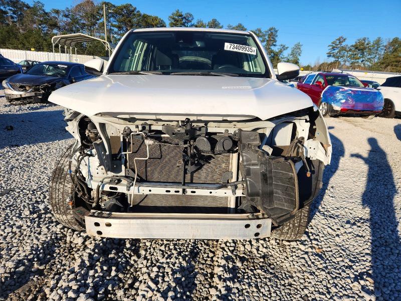 Photo 5 from auction – 2022 TOYOTA 4RUNNER SR with VIN JTEMU5JR1N6060093
