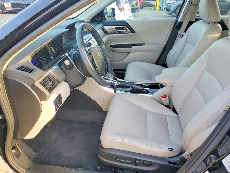 Photo 7 from auction – 2014 HONDA ACCORD with VIN JHMCR5F77EC000344