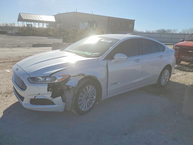 FORD FUSION 2013 with VIN 3FA6P0LU3DR177643 - Photo from auction