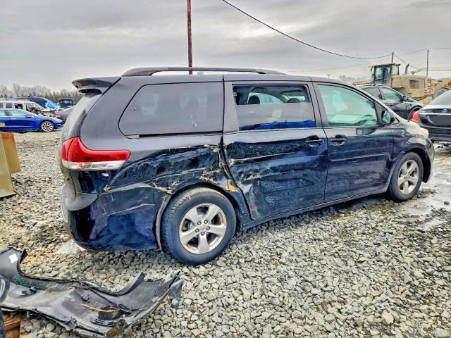 Photo 3 from auction – 2014 TOYOTA SIENNA LE with VIN 5TDKK3DCXES495997
