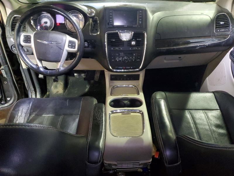 Photo 8 from auction – 2015 CHRYSLER TOWN & COU with VIN 2C4RC1CG1FR720192
