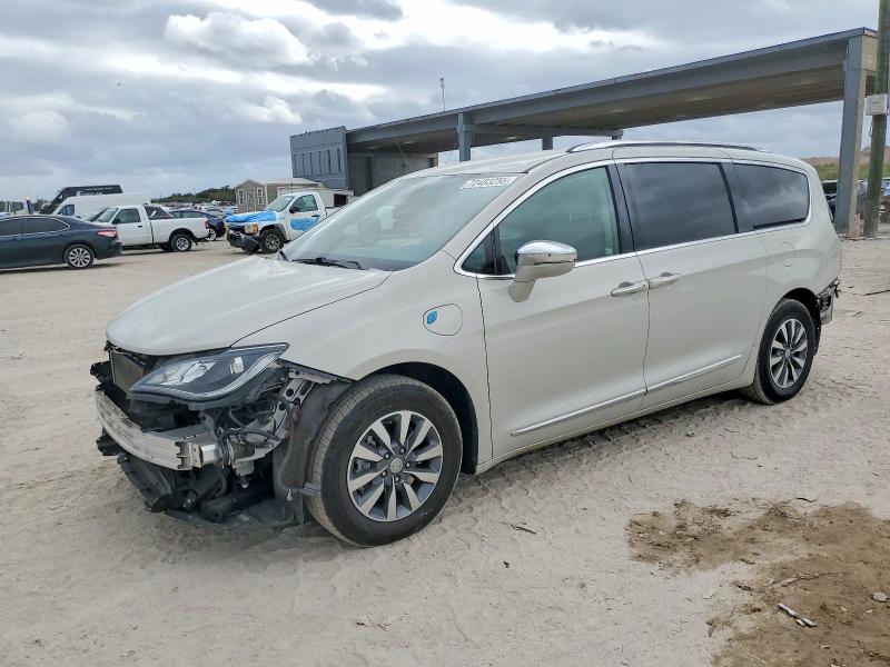 CHRYSLER PACIFICA H 2020 with VIN 2C4RC1N7XLR150959 - Photo from auction