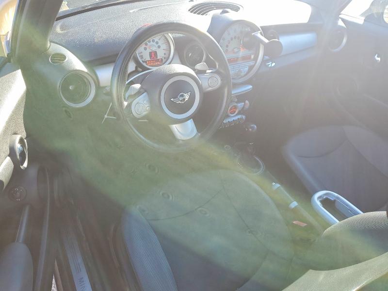 Photo 8 from auction – 2009 MINI COOPER with VIN WMWMF33569TW71626