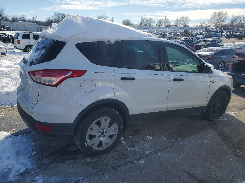 Photo 3 from auction – 2016 FORD ESCAPE S with VIN 1FMCU0F78GUB15062