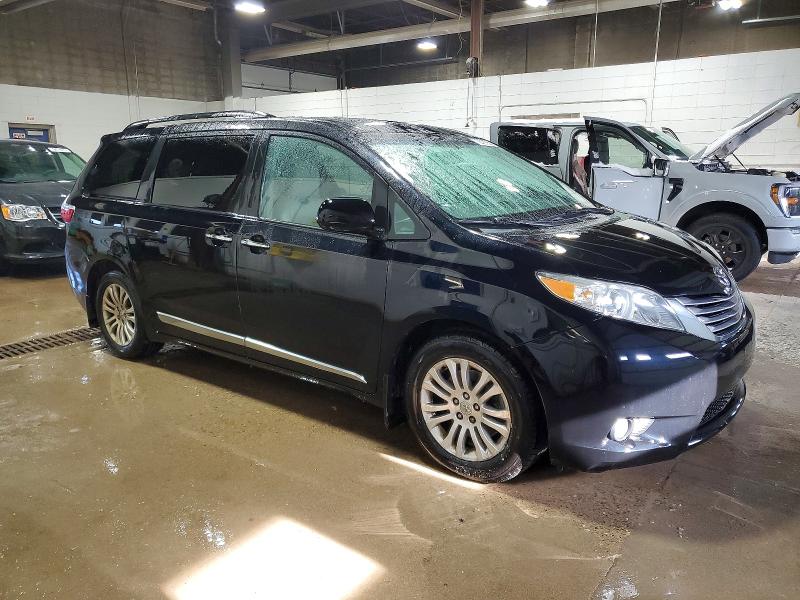 Photo 4 from auction – 2015 TOYOTA SIENNA XLE with VIN 5TDYK3DC3FS648120