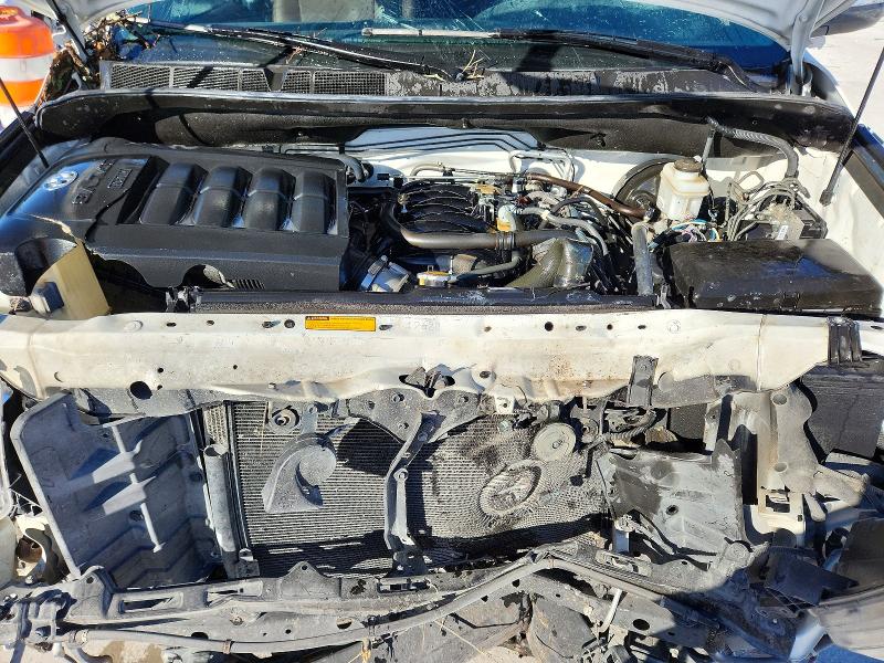Photo 12 from auction – 2016 TOYOTA SEQUOIA with VIN 5TDYY5G14GS064332