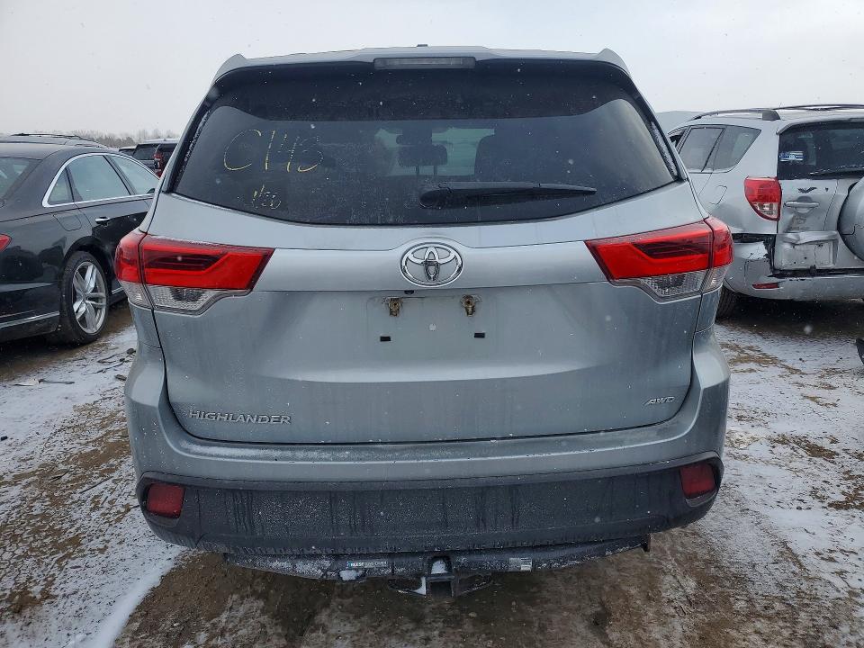 Photo 6 from auction – 2017 TOYOTA HIGHLANDER with VIN 5TDBZRFH6HS403005