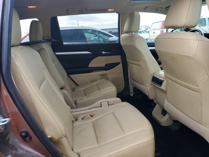 Photo 11 from auction – 2017 TOYOTA HIGHLANDER with VIN 5TDJZRFH9HS447527