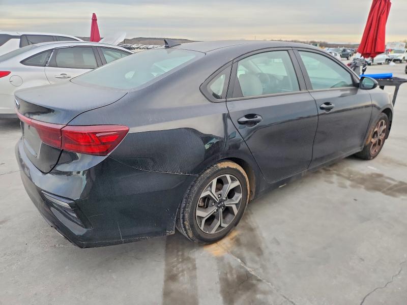 Photo 3 from auction – 2021 KIA FORTE FE with VIN 3KPF24AD8ME404299