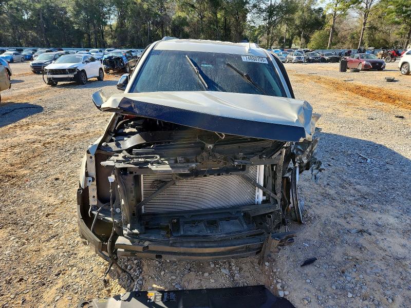 Photo 5 from auction – 2016 CHEVROLET SUBURBAN with VIN 1GNSKJKC7GR455828