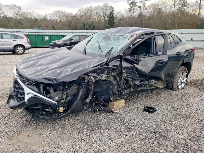CHEVROLET TRAX LS 2025 with VIN KL77LFEP7SC253619 - Photo from auction