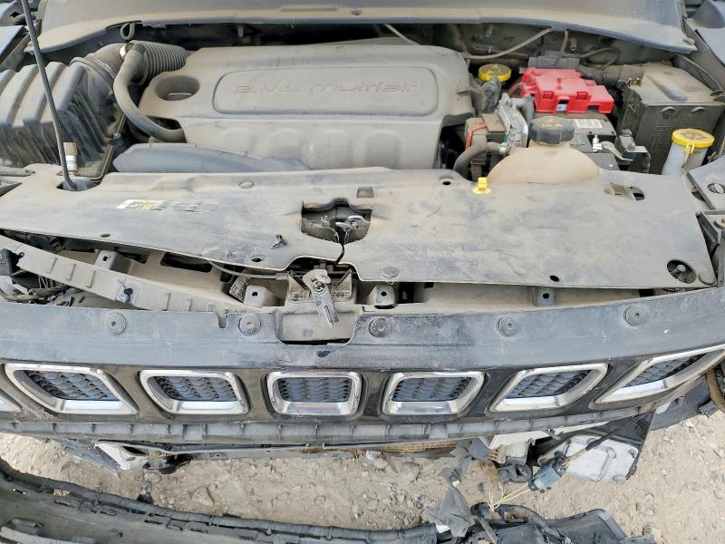 Photo 12 from auction – 2019 JEEP COMPASS with VIN 3C4NJDBB0KT741635