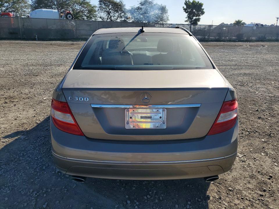 Photo 6 from auction – 2011 MERCEDES-BENZ C with VIN WDDGF5EBXBR161058