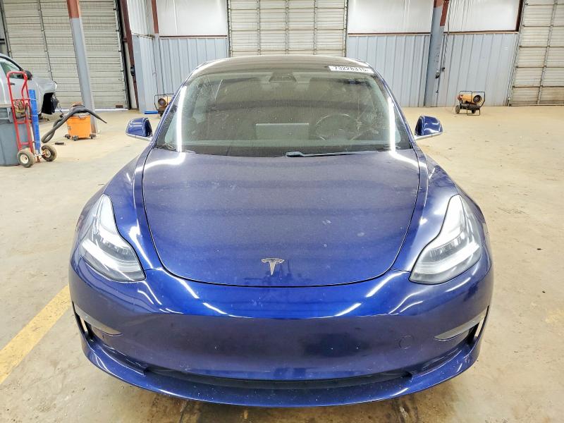 Photo 5 from auction – 2018 TESLA MODEL 3 with VIN 5YJ3E1EA6JF035697