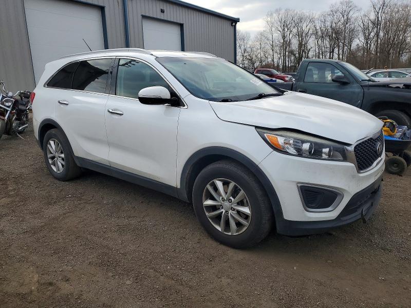 Photo 4 from auction – 2017 KIA SORENTO with VIN 5XYPG4A58HG227583