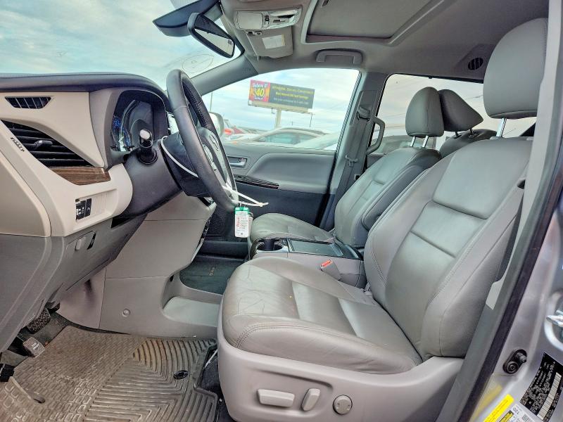 Photo 7 from auction – 2018 TOYOTA SIENNA XLE with VIN 5TDYZ3DC7JS901976