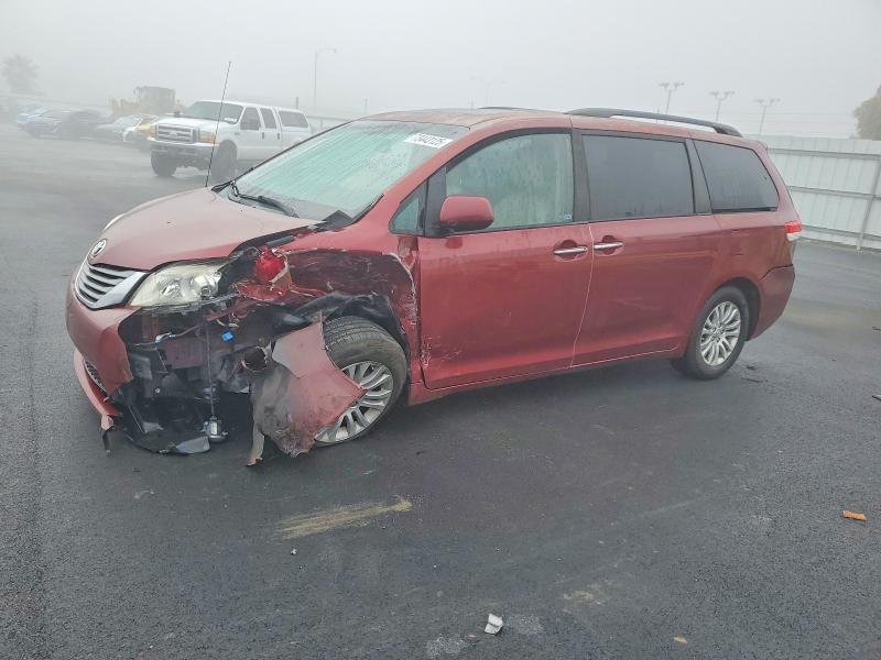 TOYOTA SIENNA XLE 2012 with VIN 5TDYK3DC9CS274298 - Photo from auction