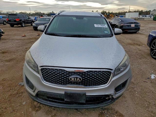 Photo 5 from auction – 2016 KIA SORENTO LX with VIN 5XYPG4A34GG025689